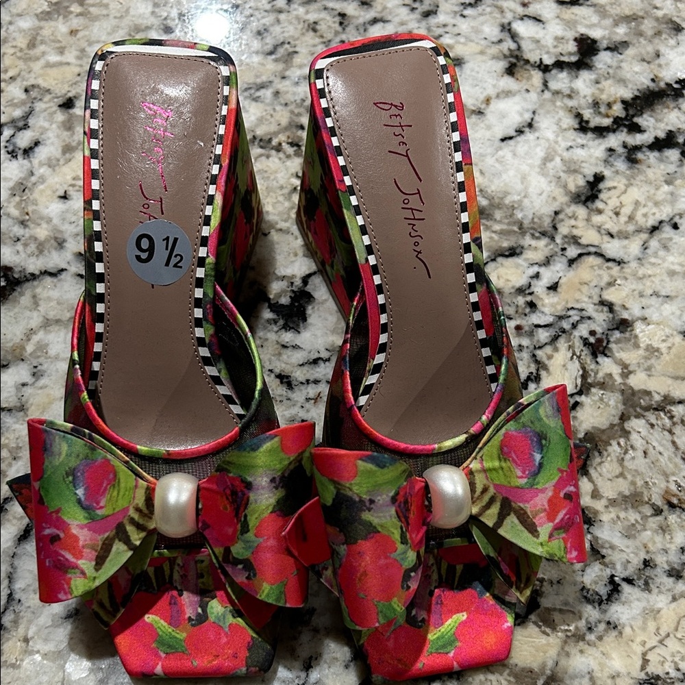 Betsey Johnson Floral Chunky Heels with Bow and Pearl